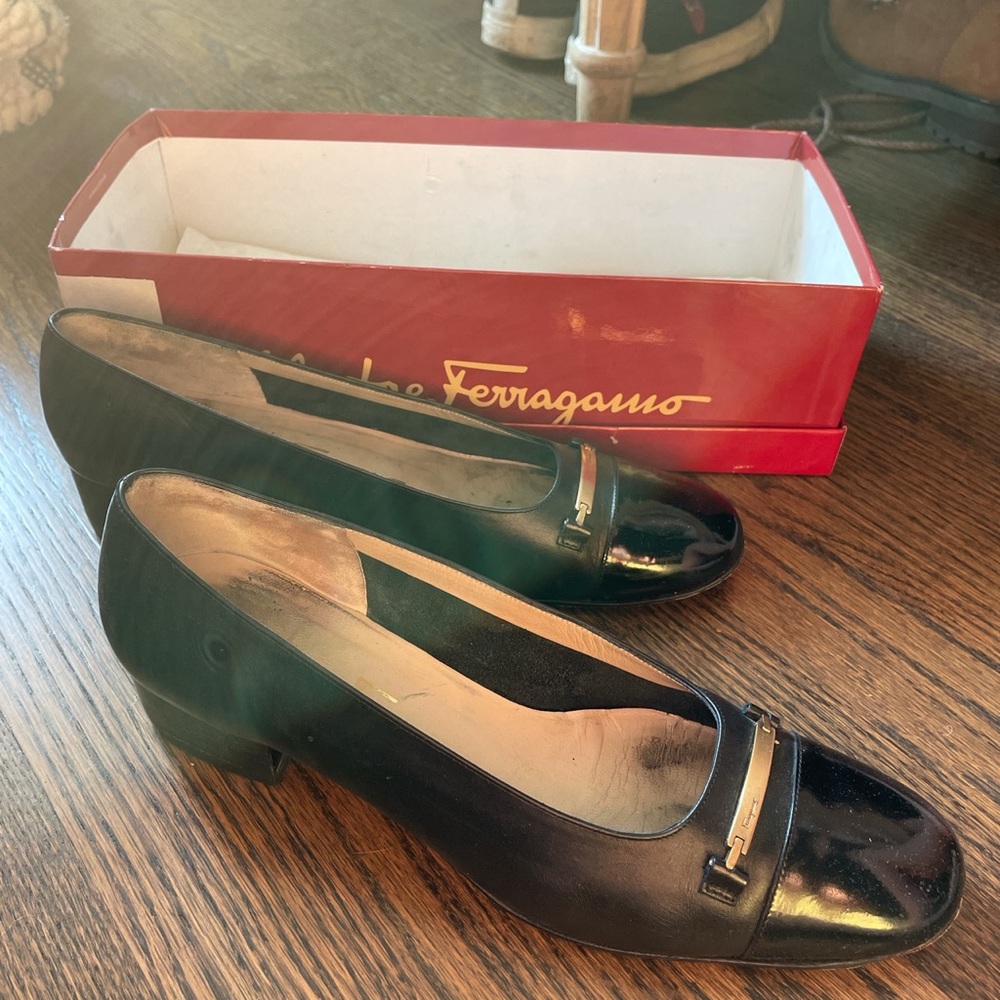 vintage ferragamo pumps